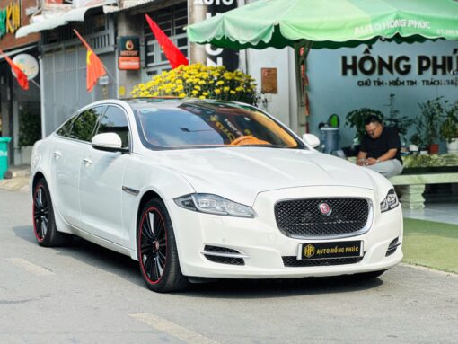 JAGUAR XJ Premium Luxury Model 2015